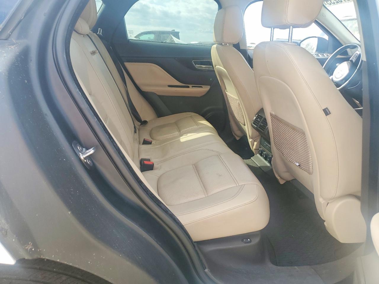 2018 JAGUAR F-Pace