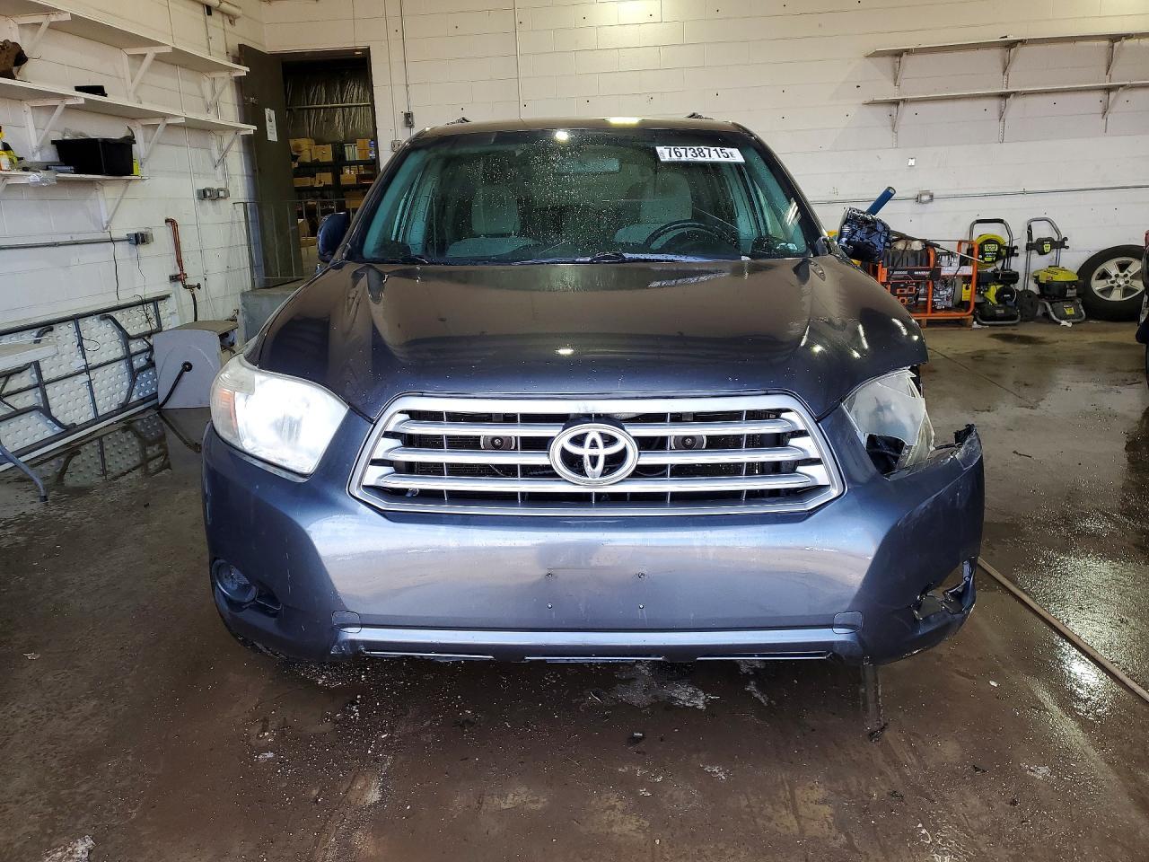 2010 TOYOTA HIGHLANDER