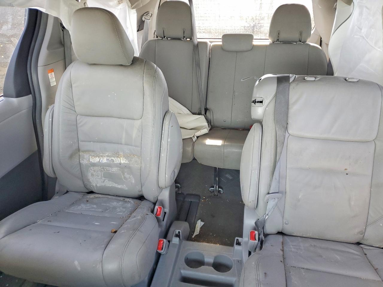 2018 TOYOTA SIENNA