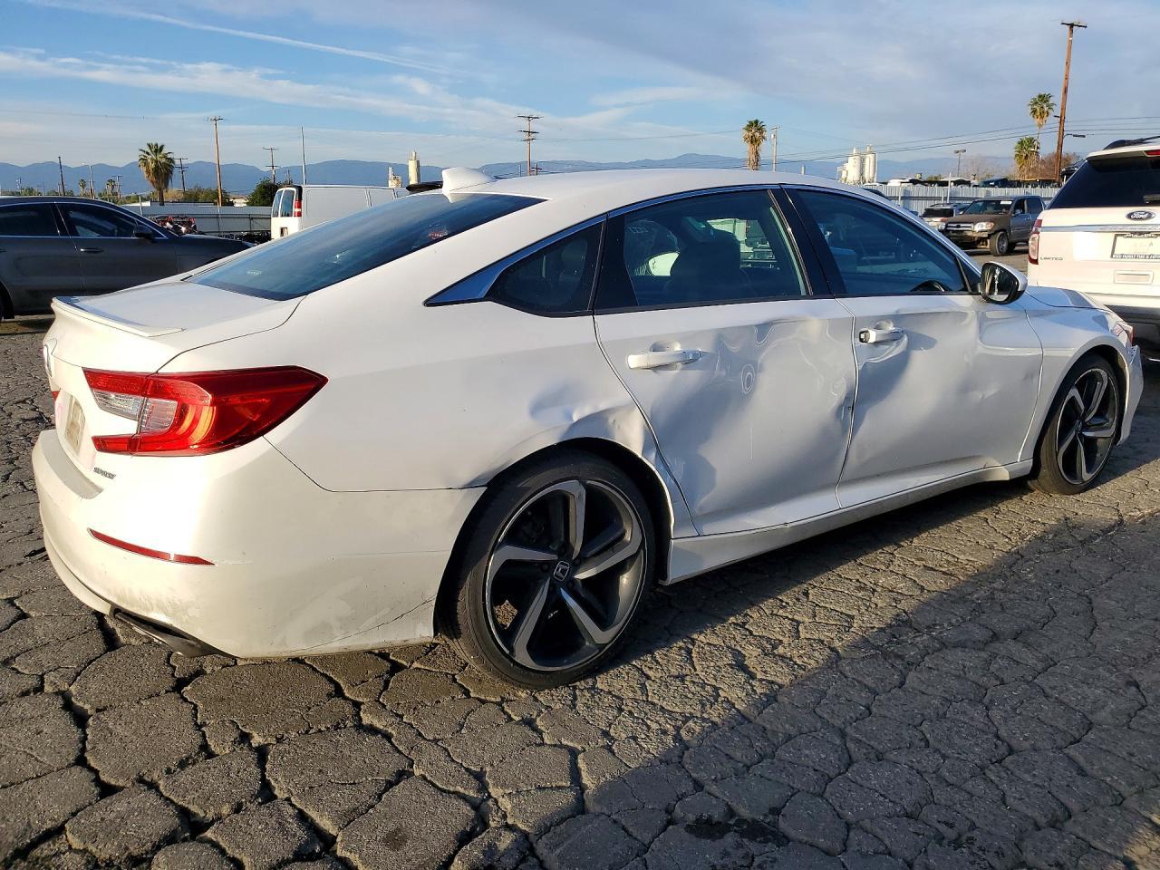 2018 HONDA ACCORD
