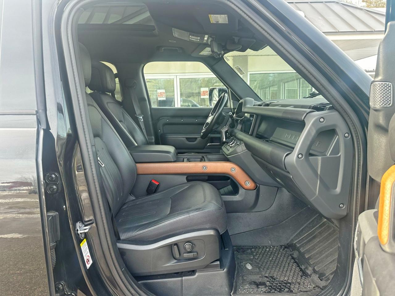 2020 LAND ROVER Defender