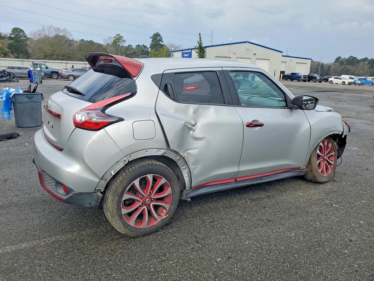 2015 NISSAN Juke