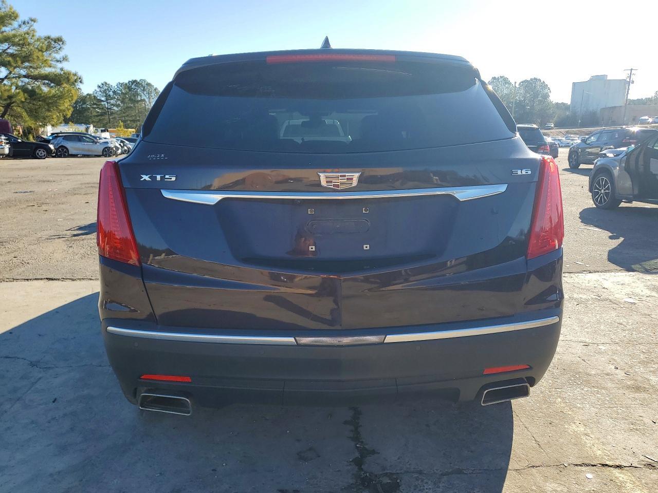 2017 CADILLAC XT5