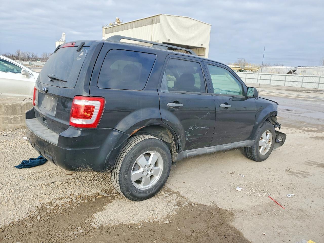 2010 FORD ESCAPE