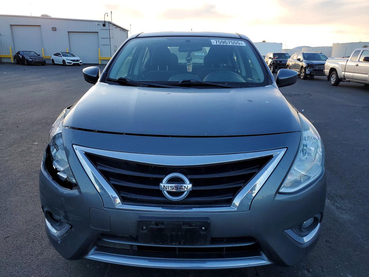 2017 NISSAN VERSA