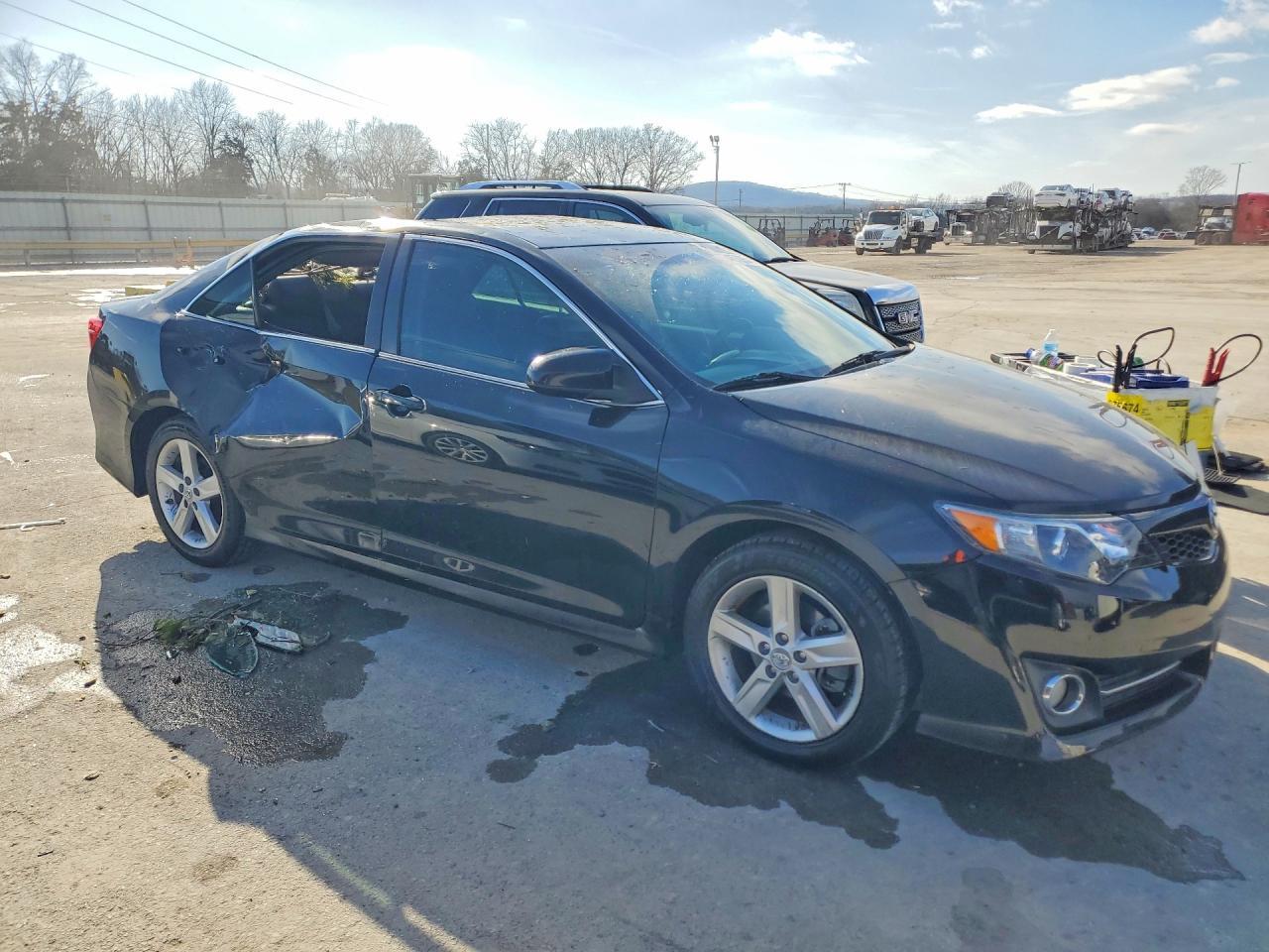 2013 TOYOTA CAMRY