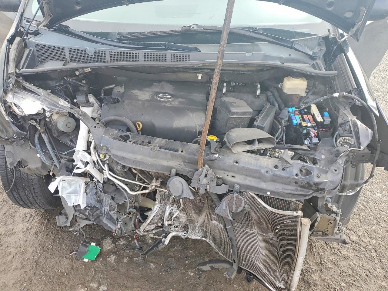 2016 TOYOTA SIENNA