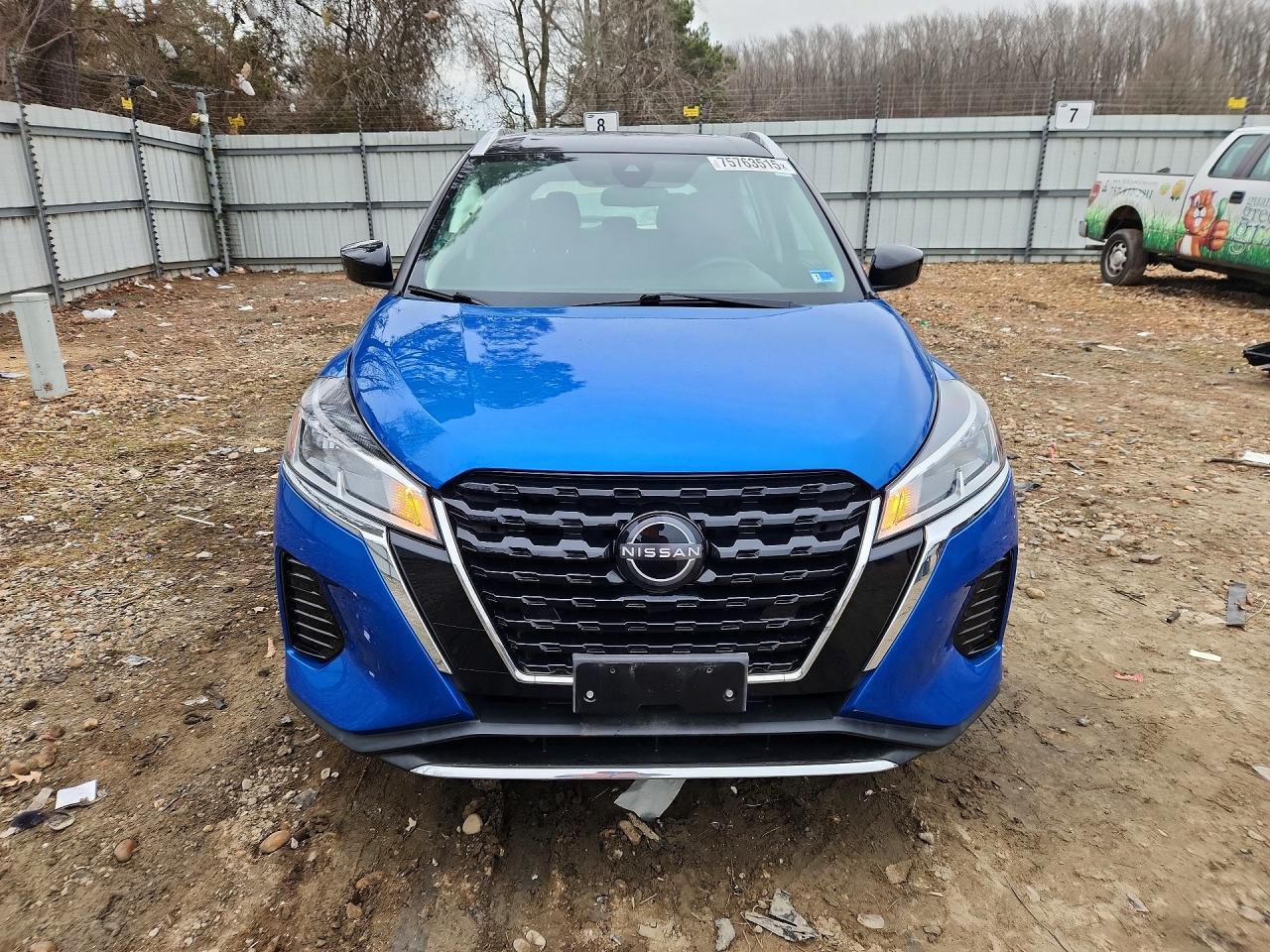 2023 NISSAN KICKS