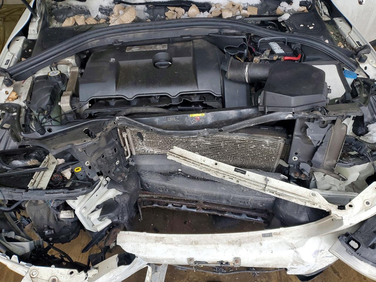 2011 VOLVO XC60