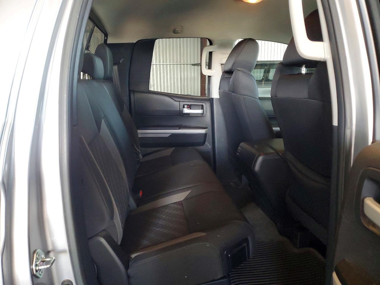 2017 TOYOTA TUNDRA