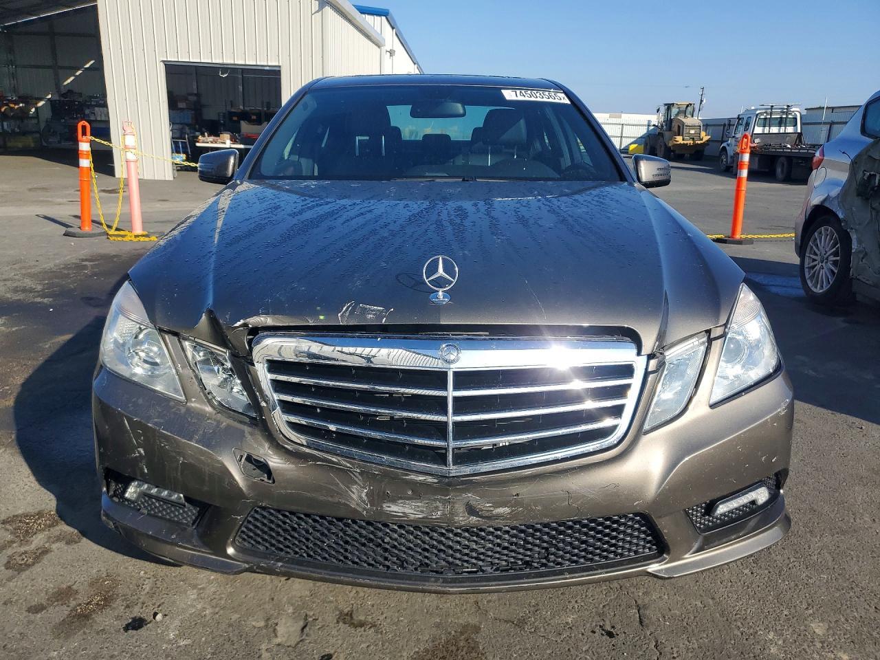 2011 MERCEDES-BENZ E-Class