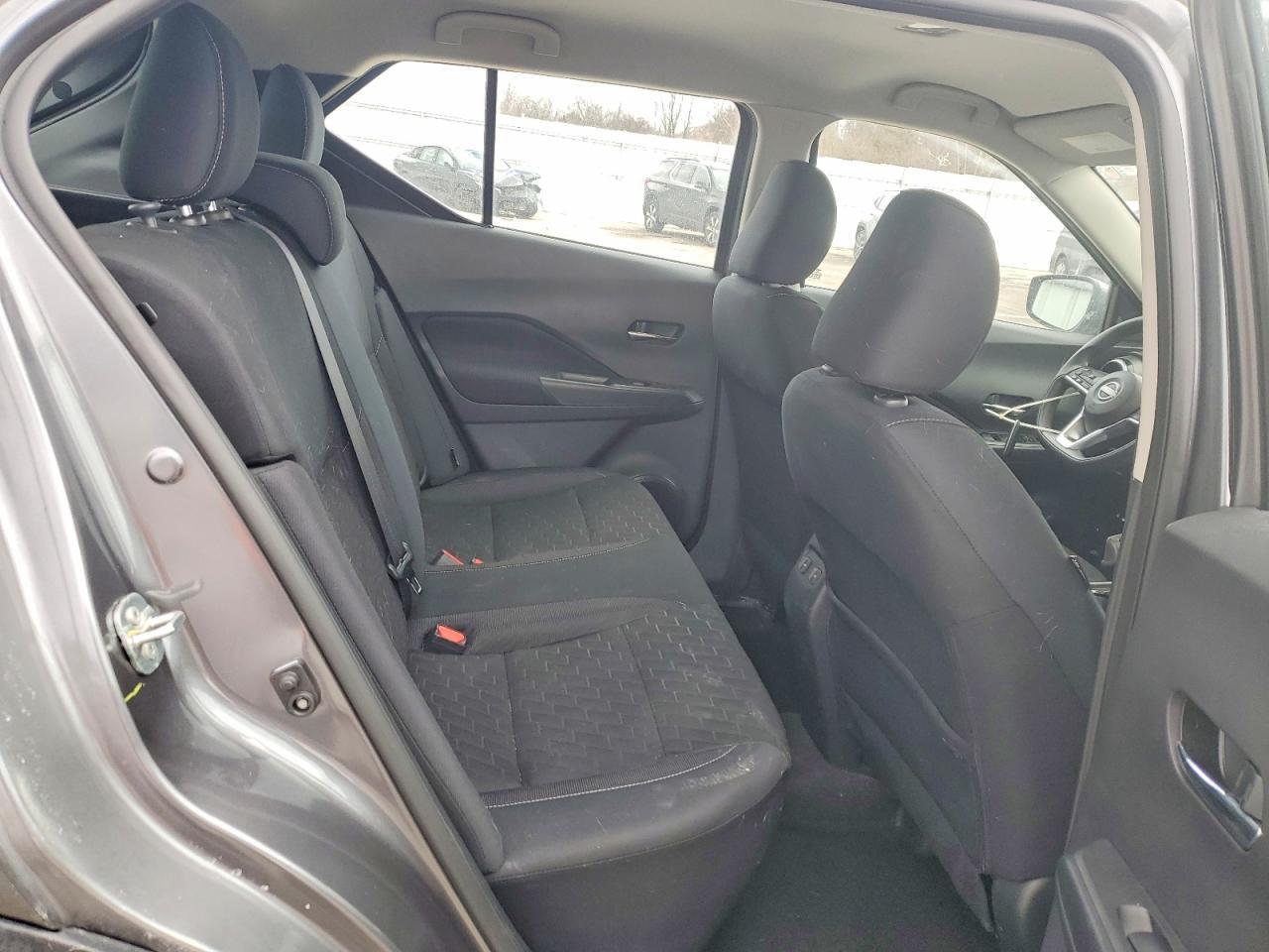 2023 NISSAN KICKS