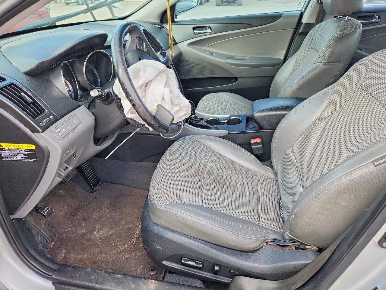 2011 HYUNDAI SONATA