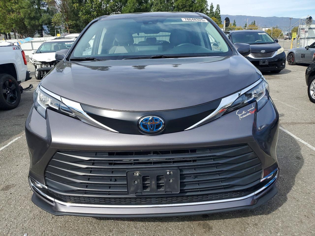 2023 TOYOTA SIENNA