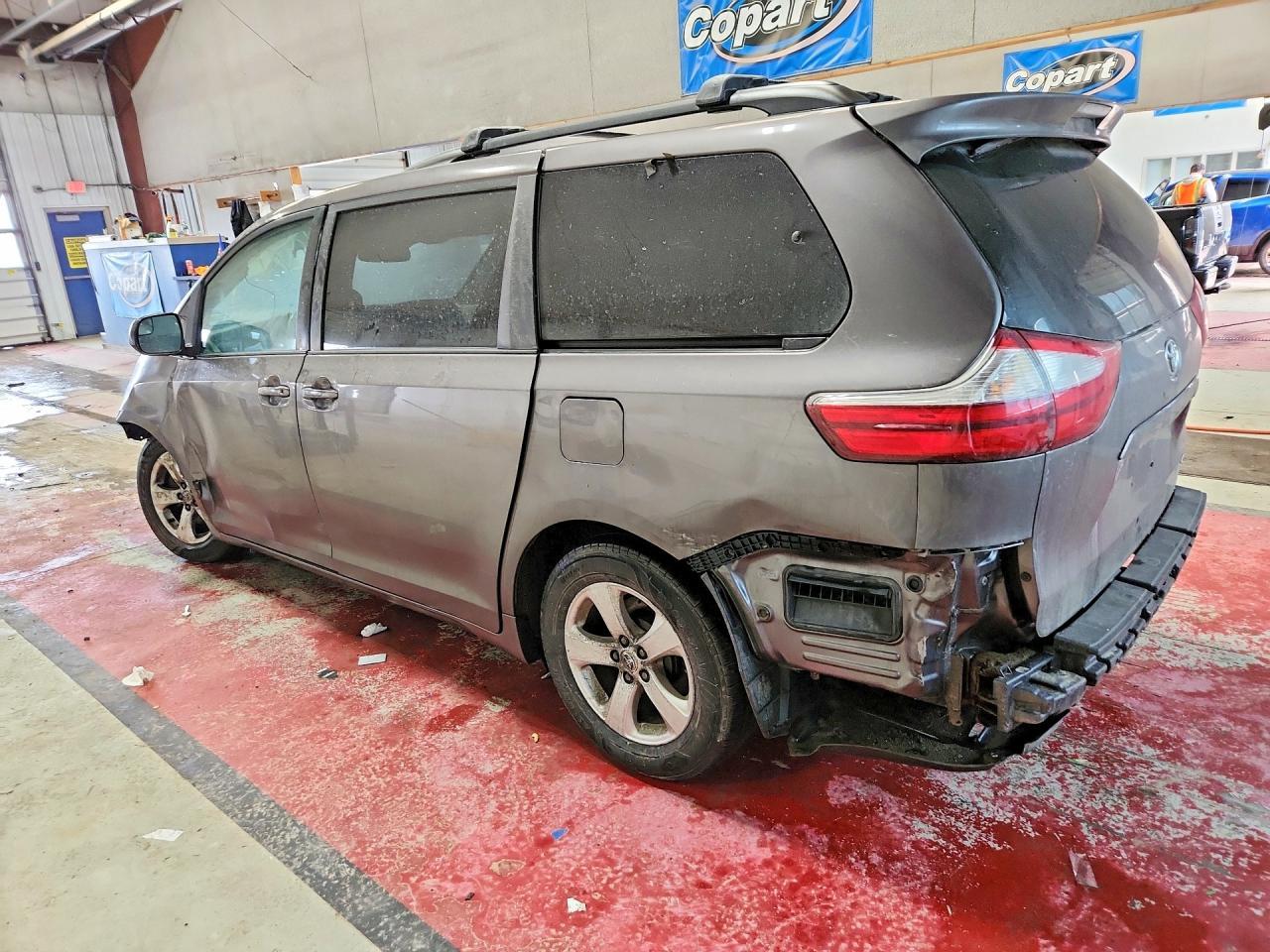 2015 TOYOTA SIENNA