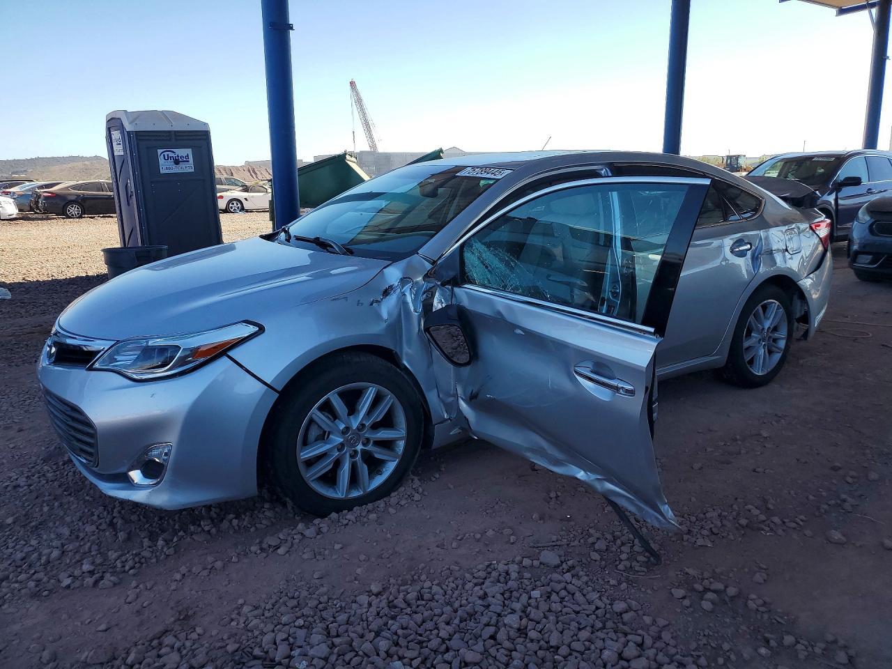 2013 TOYOTA Avalon