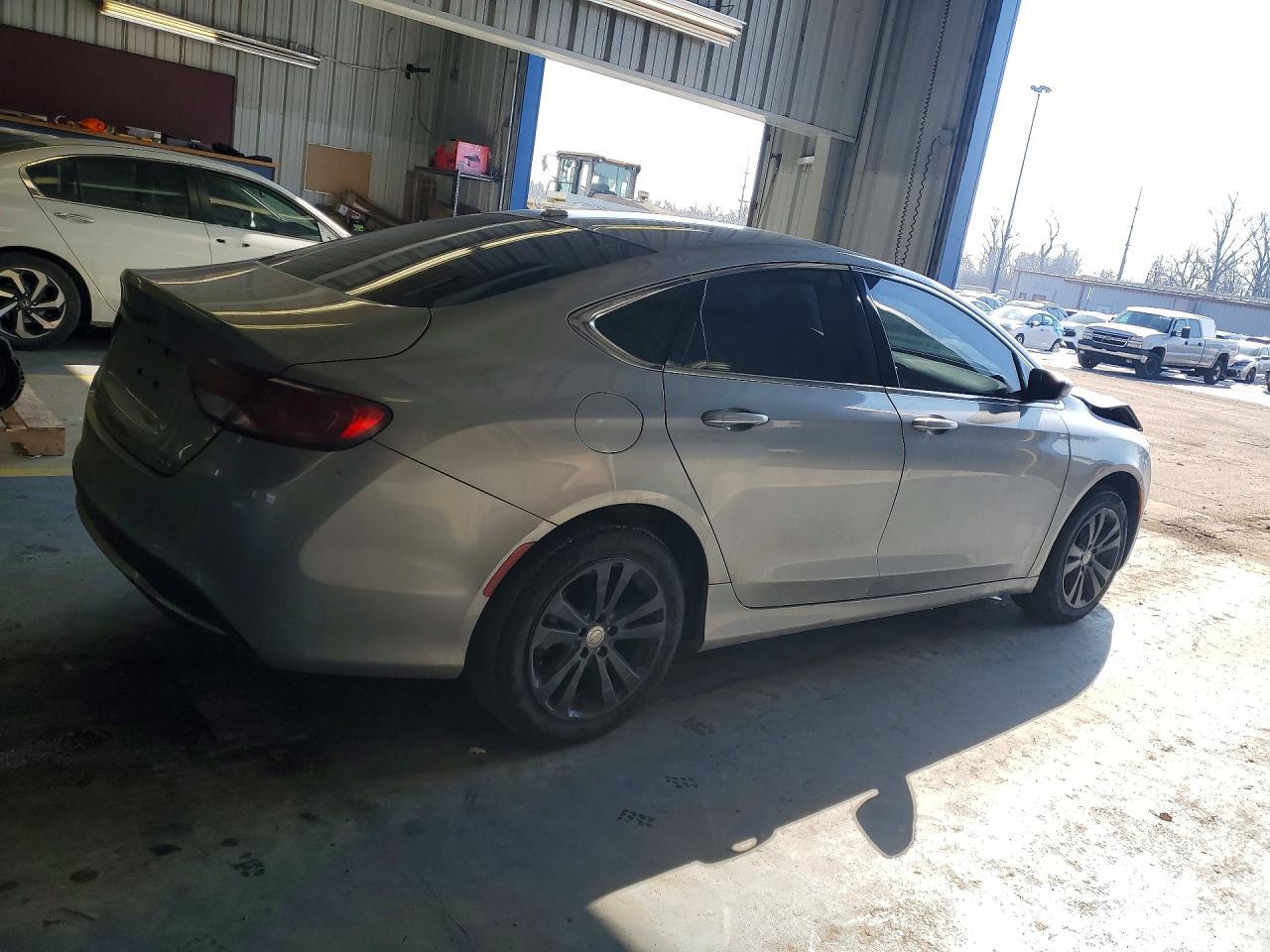 2015 CHRYSLER 200