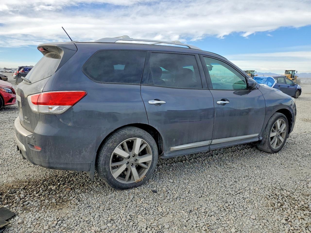 2014 NISSAN PATHFINDER
