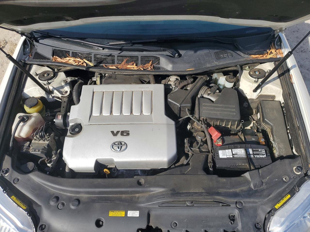 2011 TOYOTA Avallon