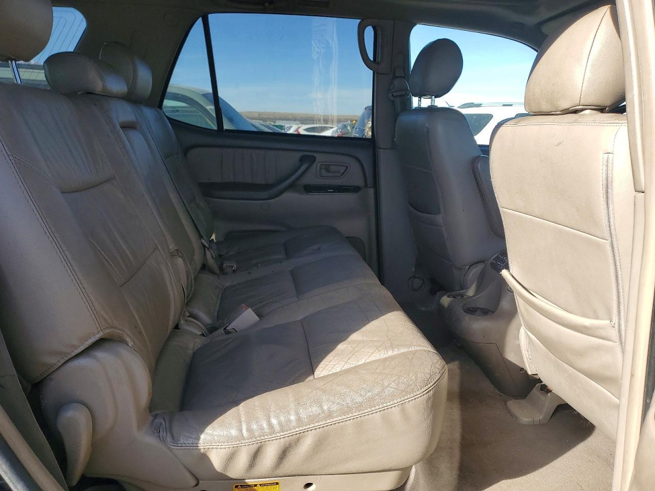 2005 TOYOTA Sequoia