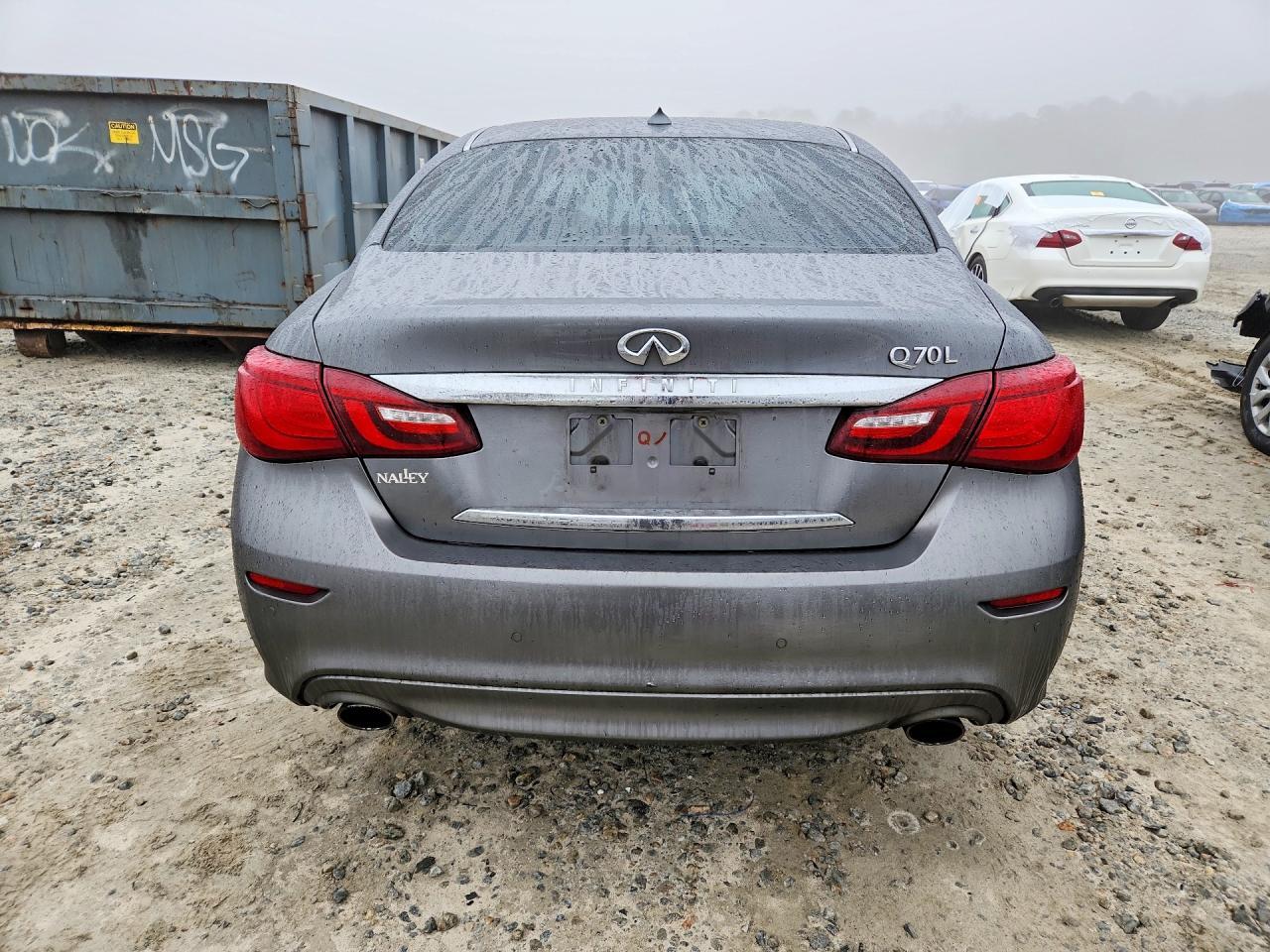 2016 INFINITI Q70