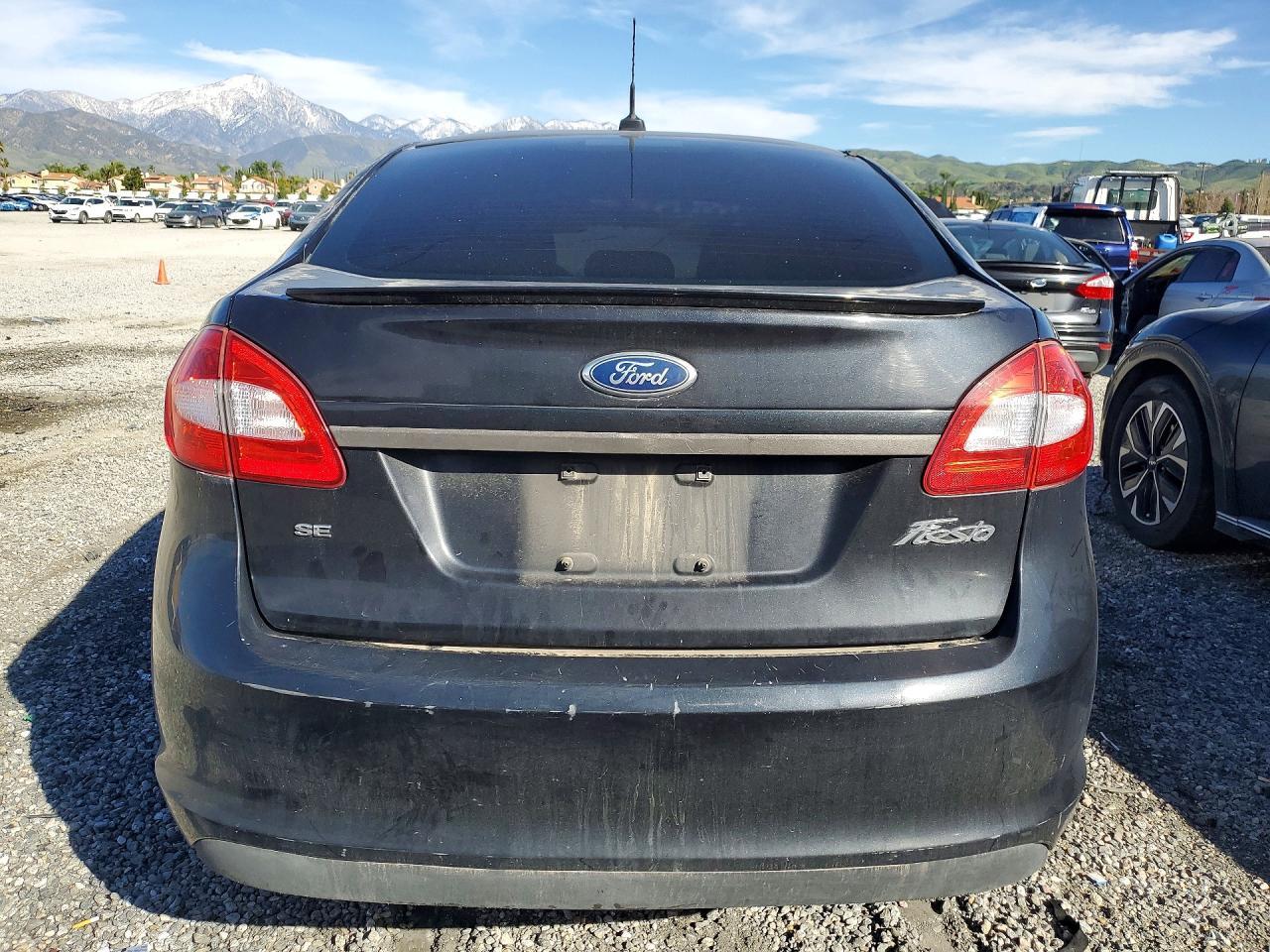 2013 FORD Fiesta