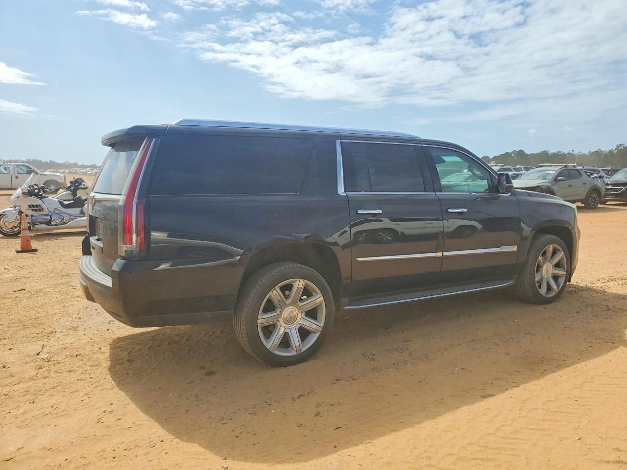 2017 CADILLAC Escalade ESV