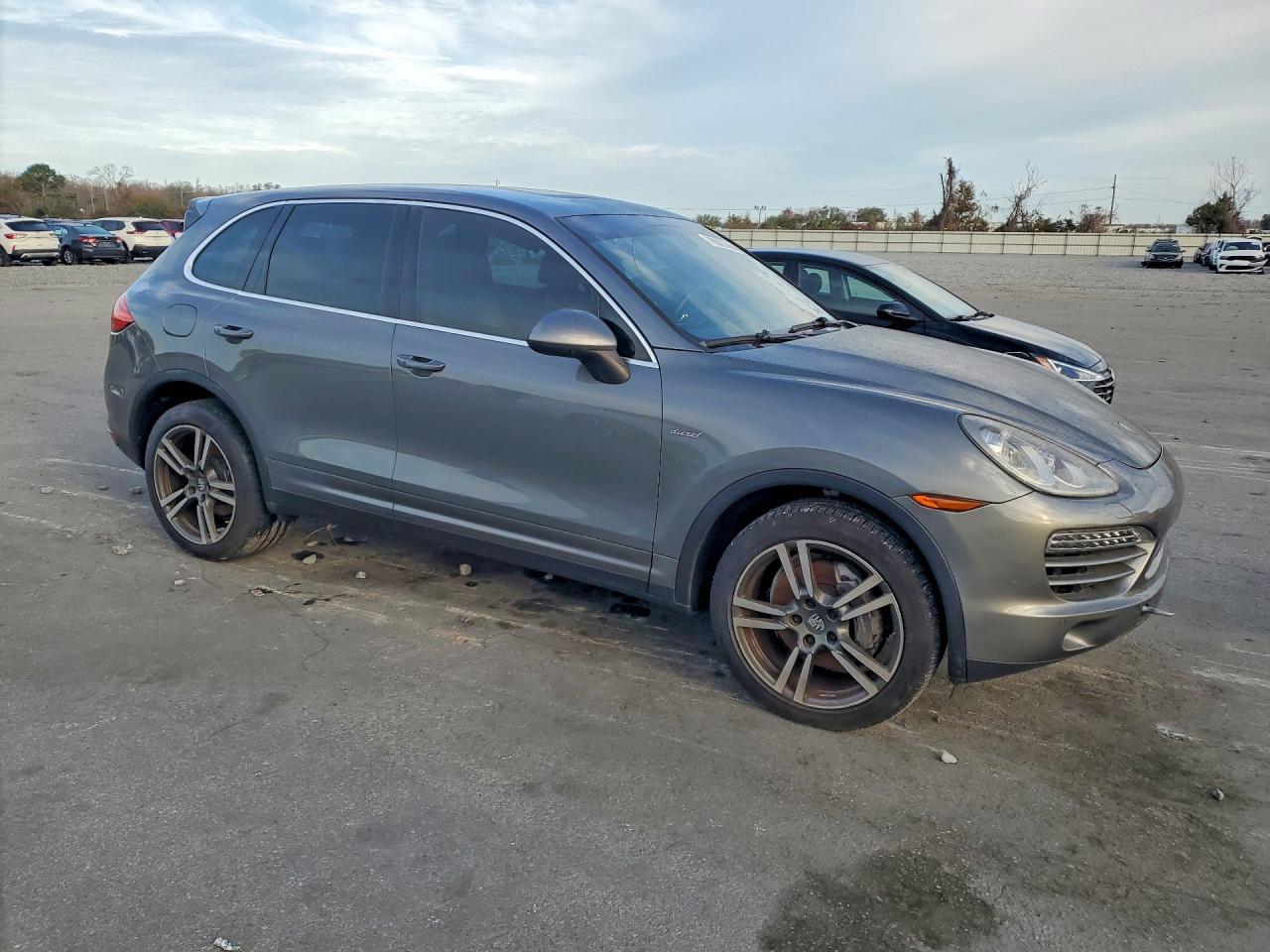 2013 PORSCHE CAYENNE