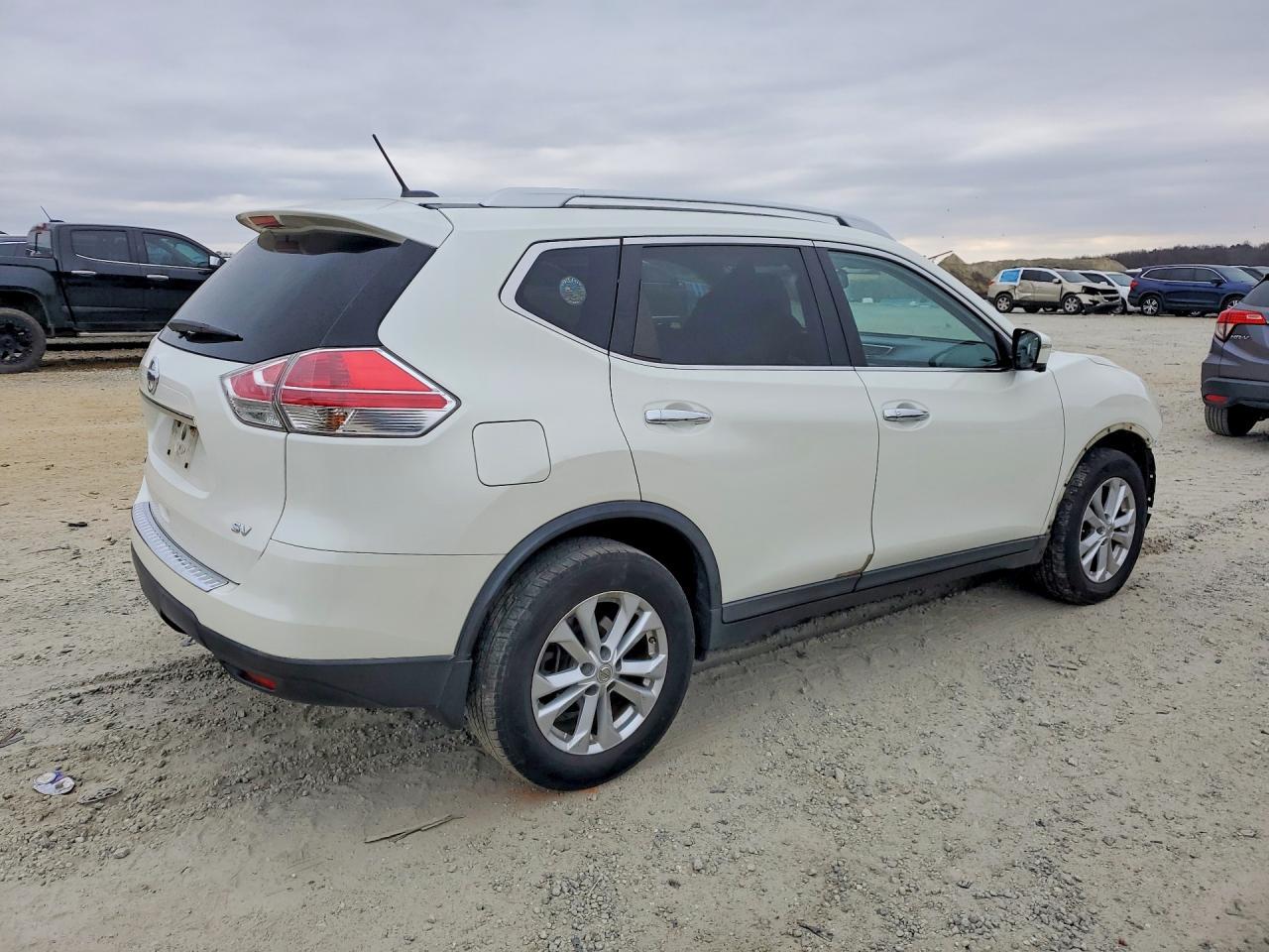 2015 NISSAN ROGUE