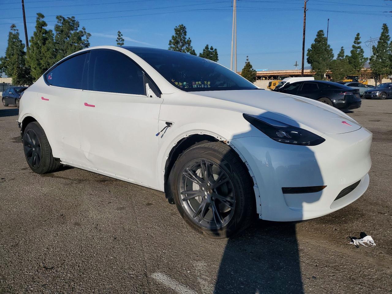 2024 TESLA MODEL Y