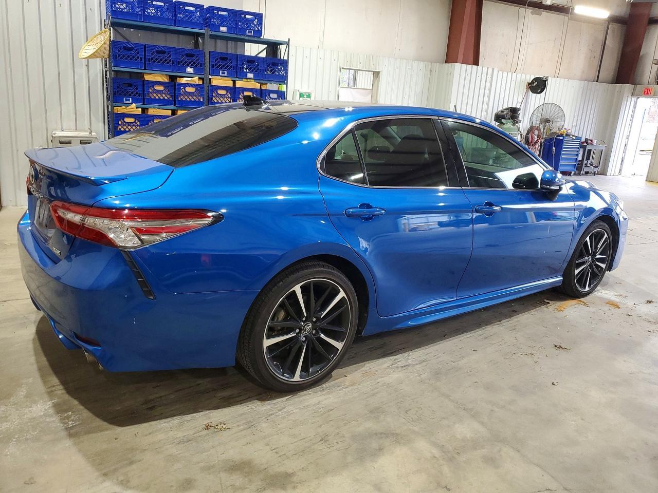 2018 TOYOTA CAMRY