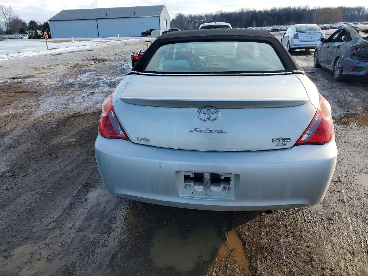 2004 TOYOTA CAMRY