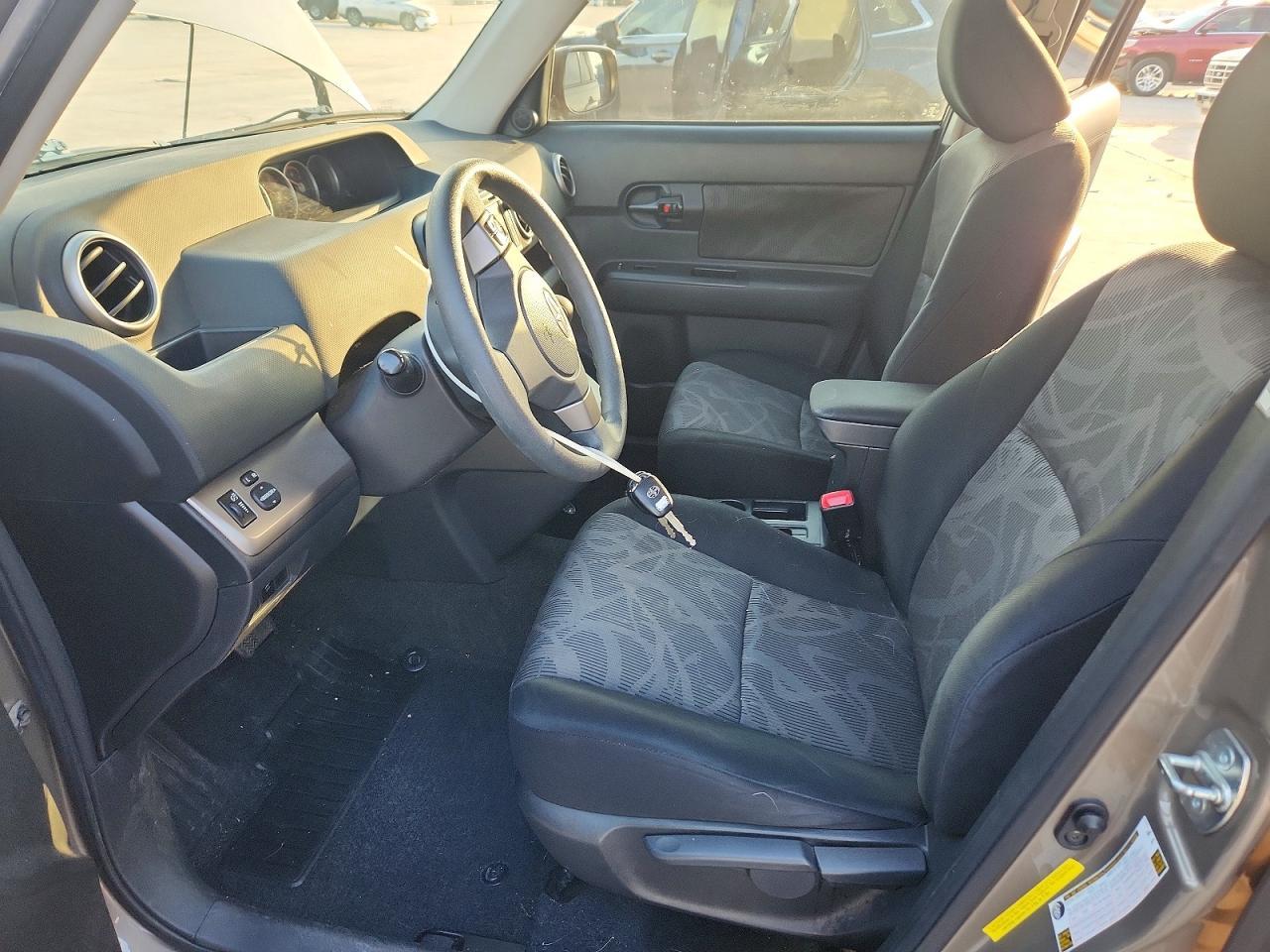 2015 TOYOTA SCION