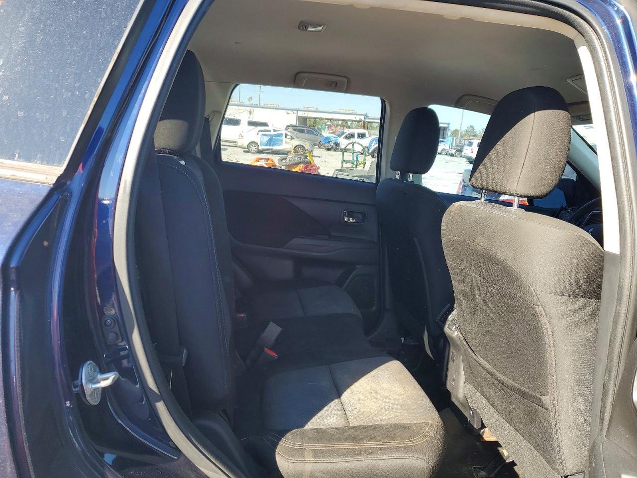 2019 MITSUBISHI outlander