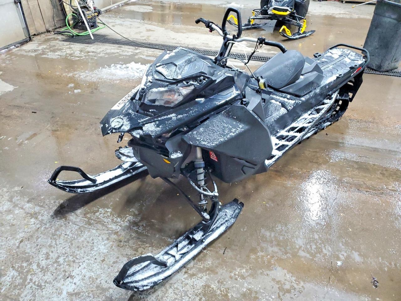 2019 Skid Summit 600