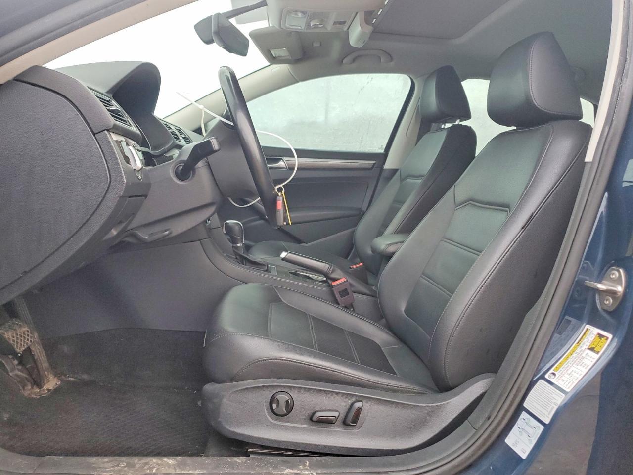 2018 VOLKSWAGEN Passat