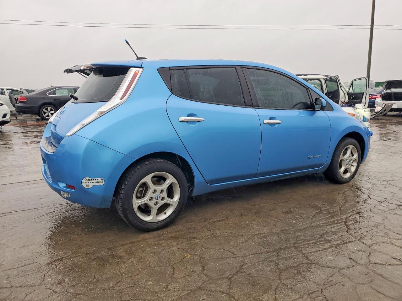 2013 NISSAN LEAF