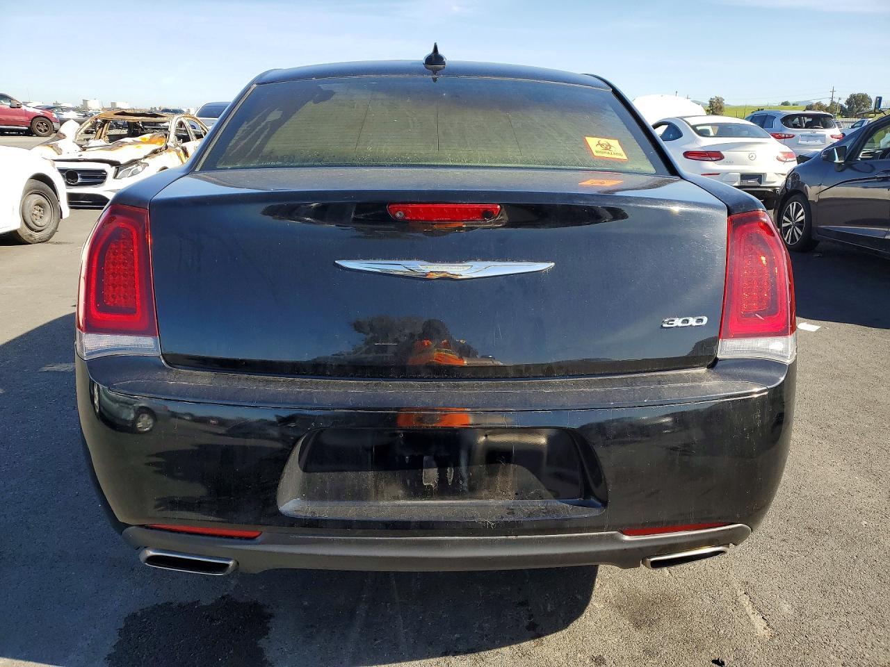 2019 CHRYSLER 300