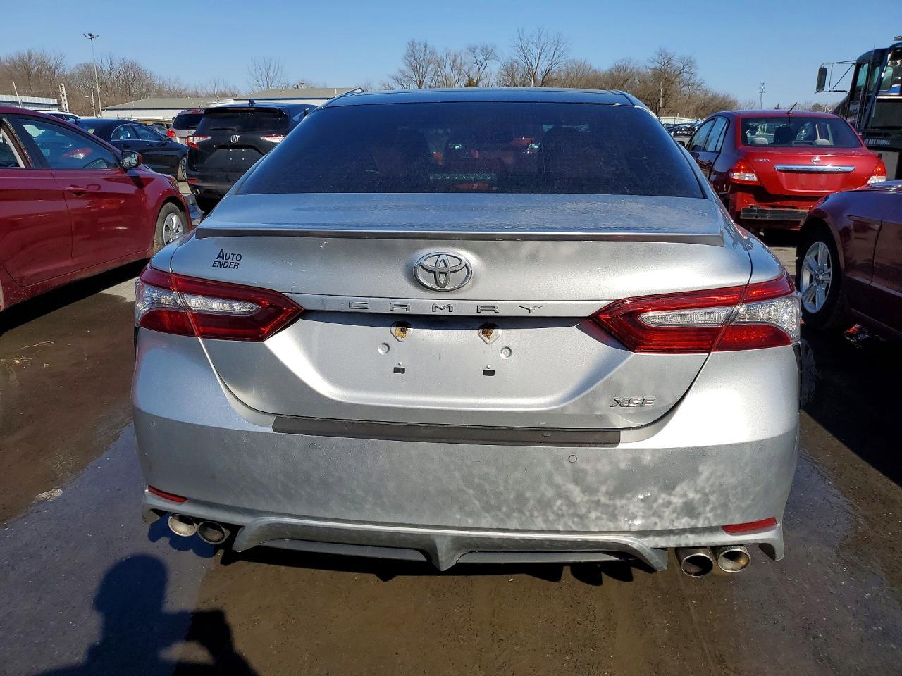 2018 TOYOTA CAMRY