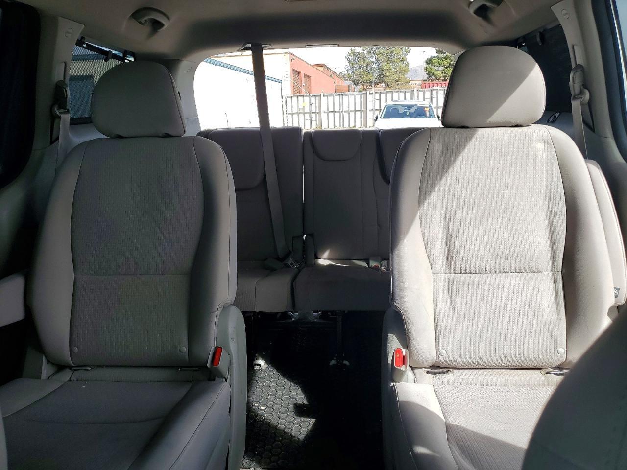 2016 KIA SEDONA