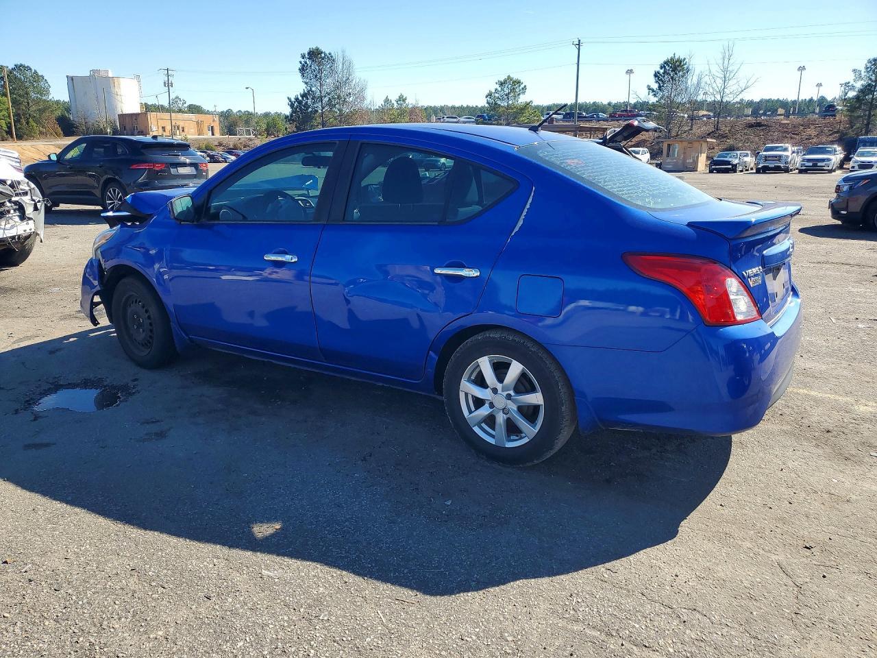 2016 NISSAN VERSA