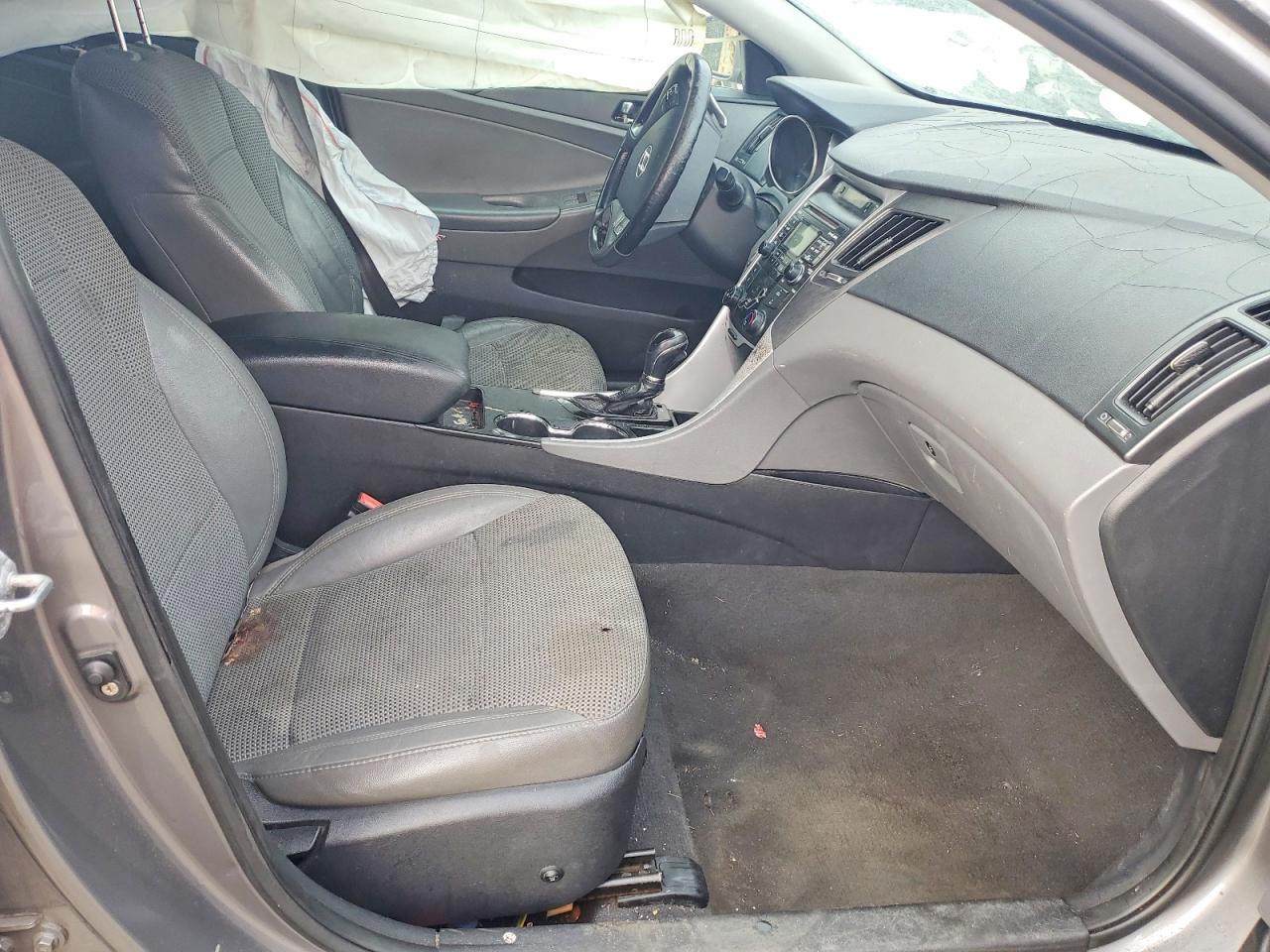 2011 HYUNDAI SONATA