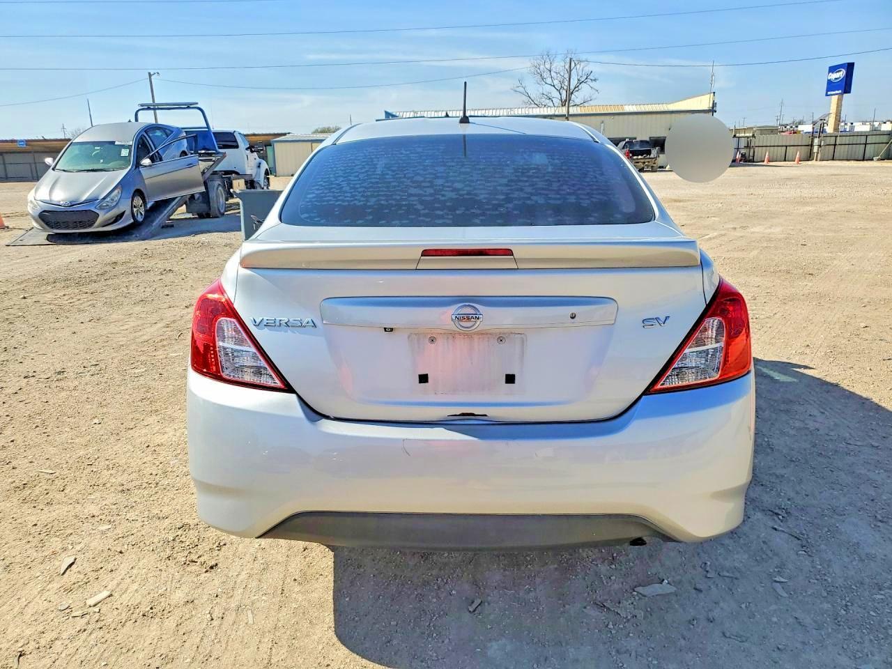 2019 NISSAN VERSA