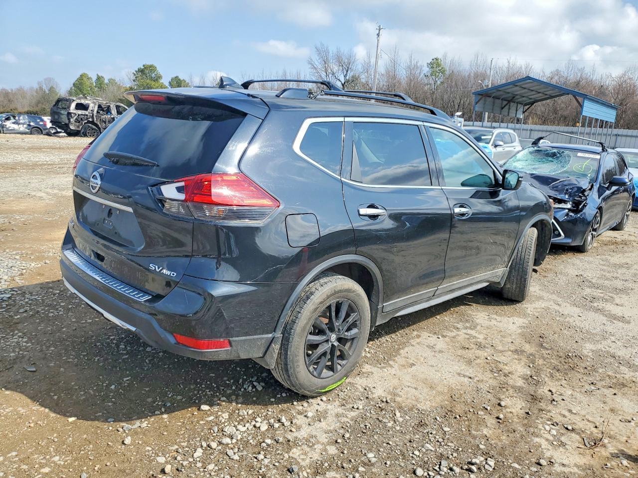 2017 NISSAN ROGUE