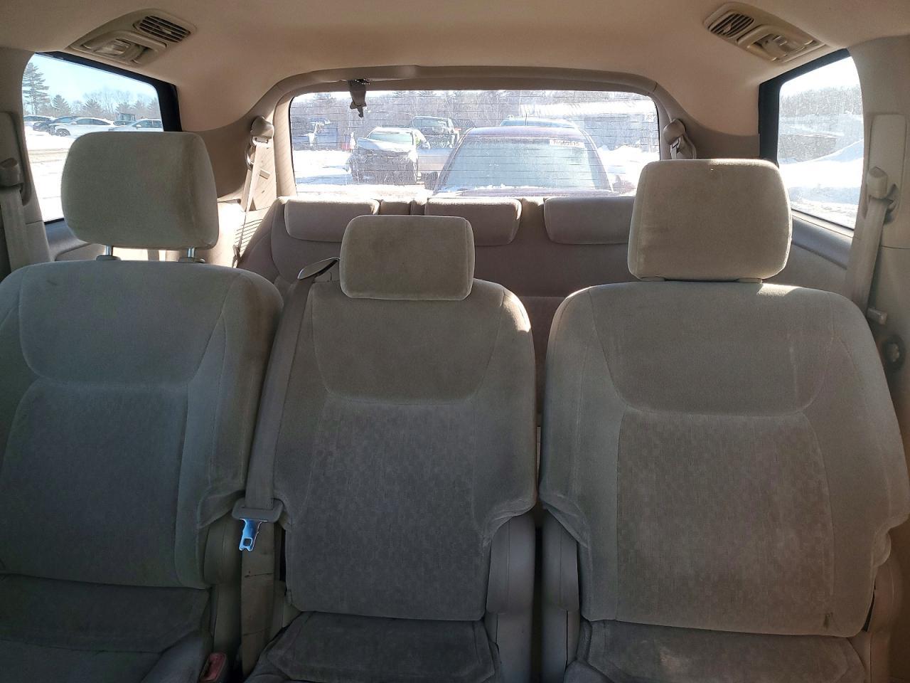2004 TOYOTA SIENNA