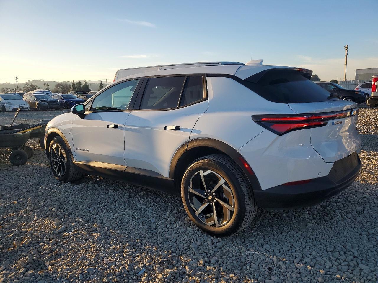 2025 CHEVROLET EQUINOX