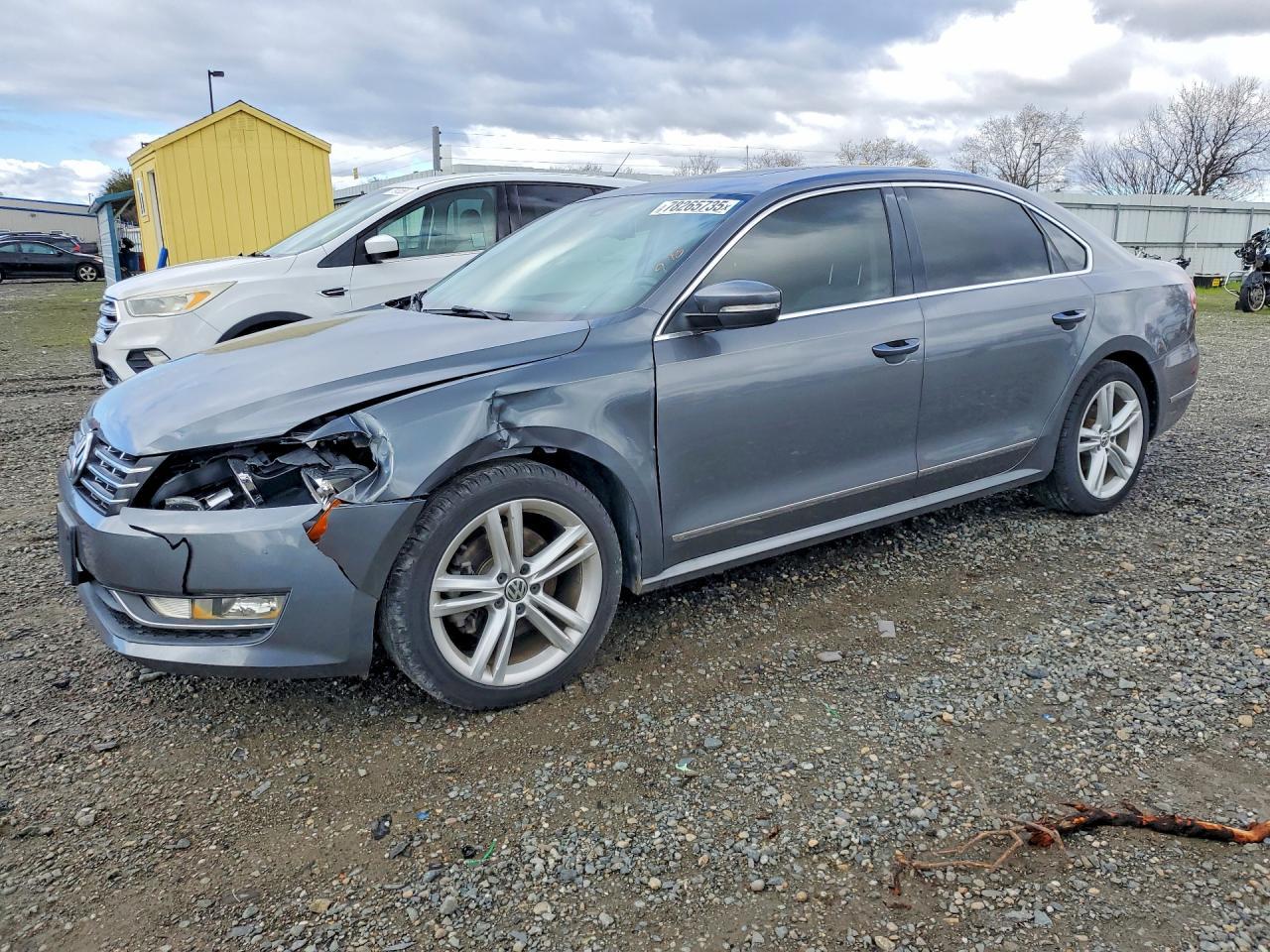 2014 VOLKSWAGEN Passat