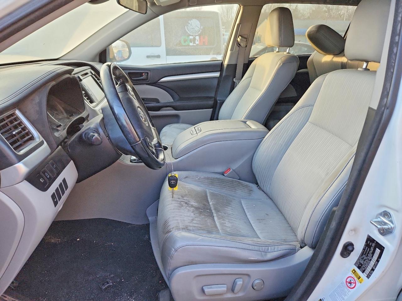 2017 TOYOTA HIGHLANDER