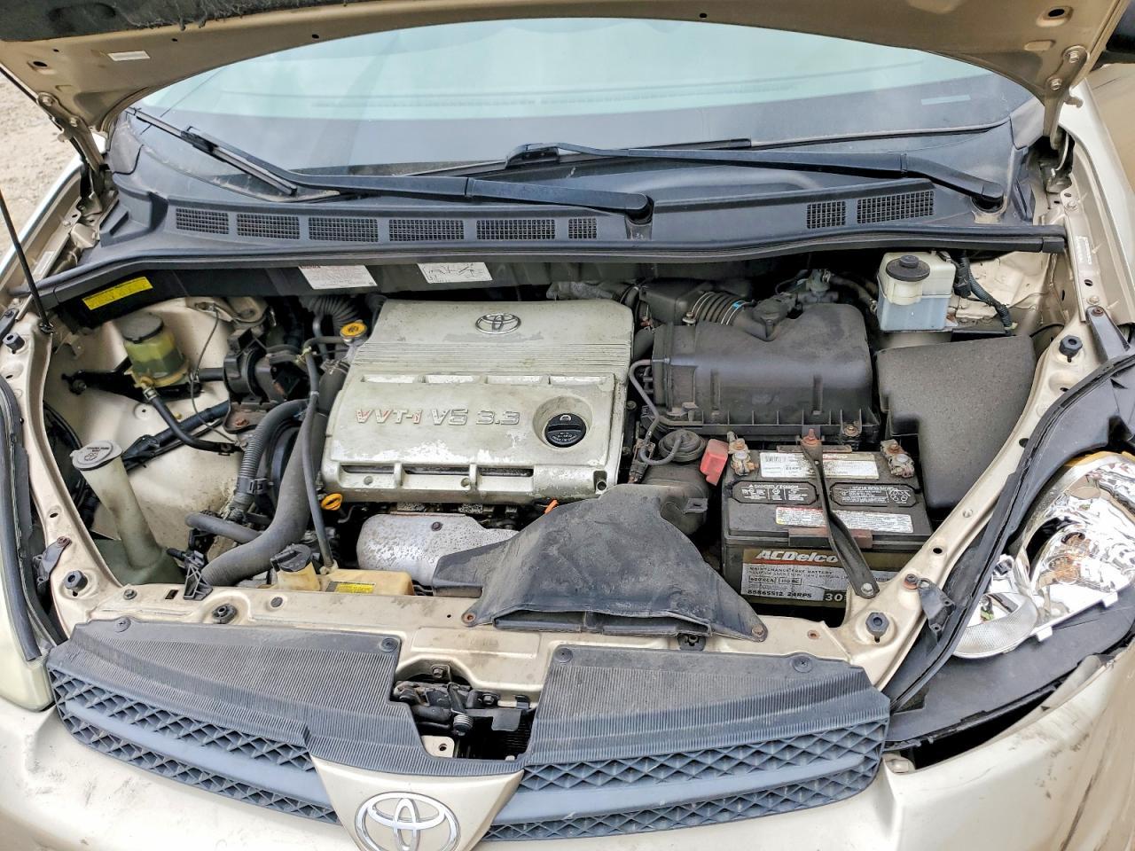 2004 TOYOTA SIENNA