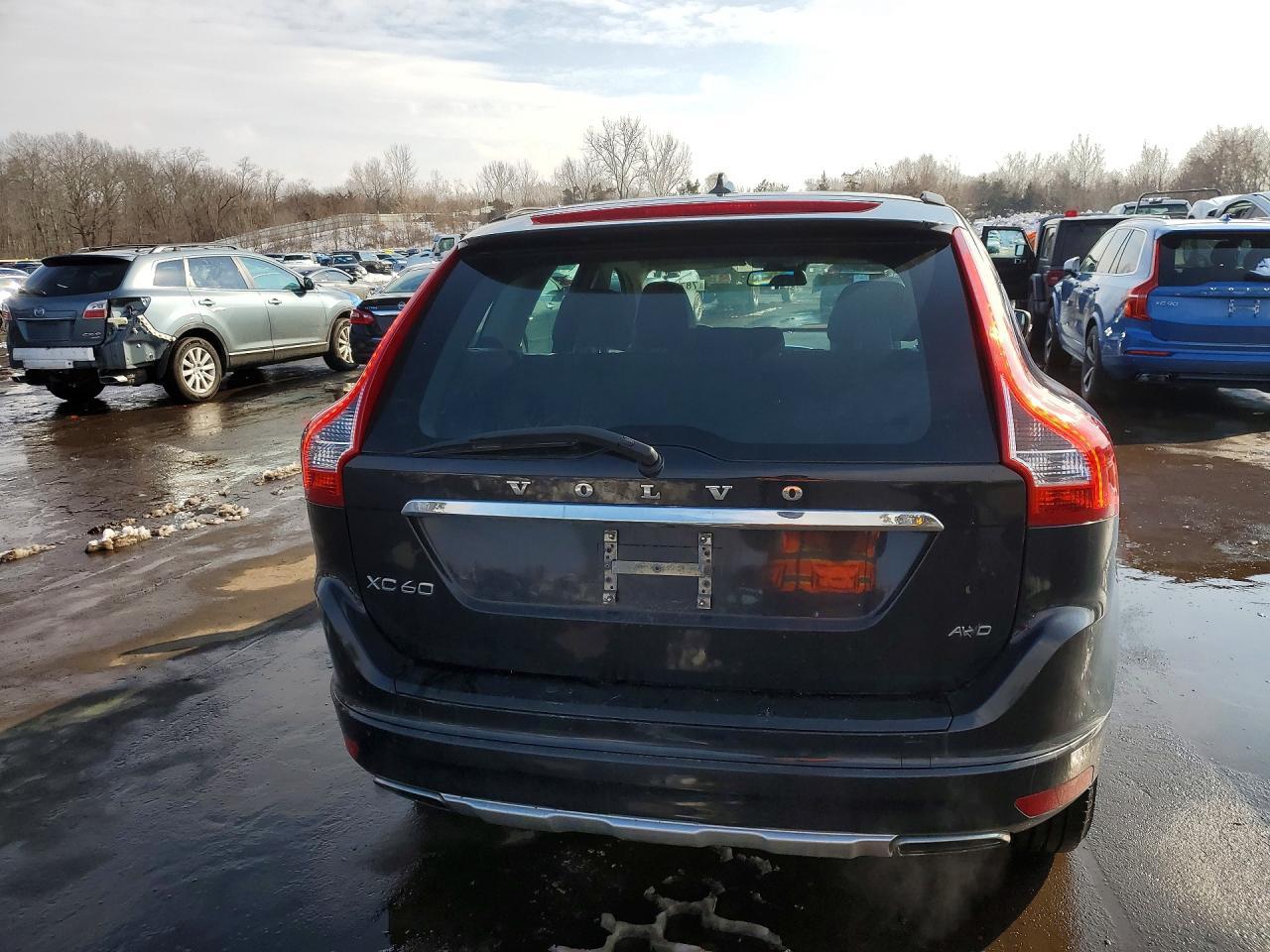 2015 VOLVO XC60